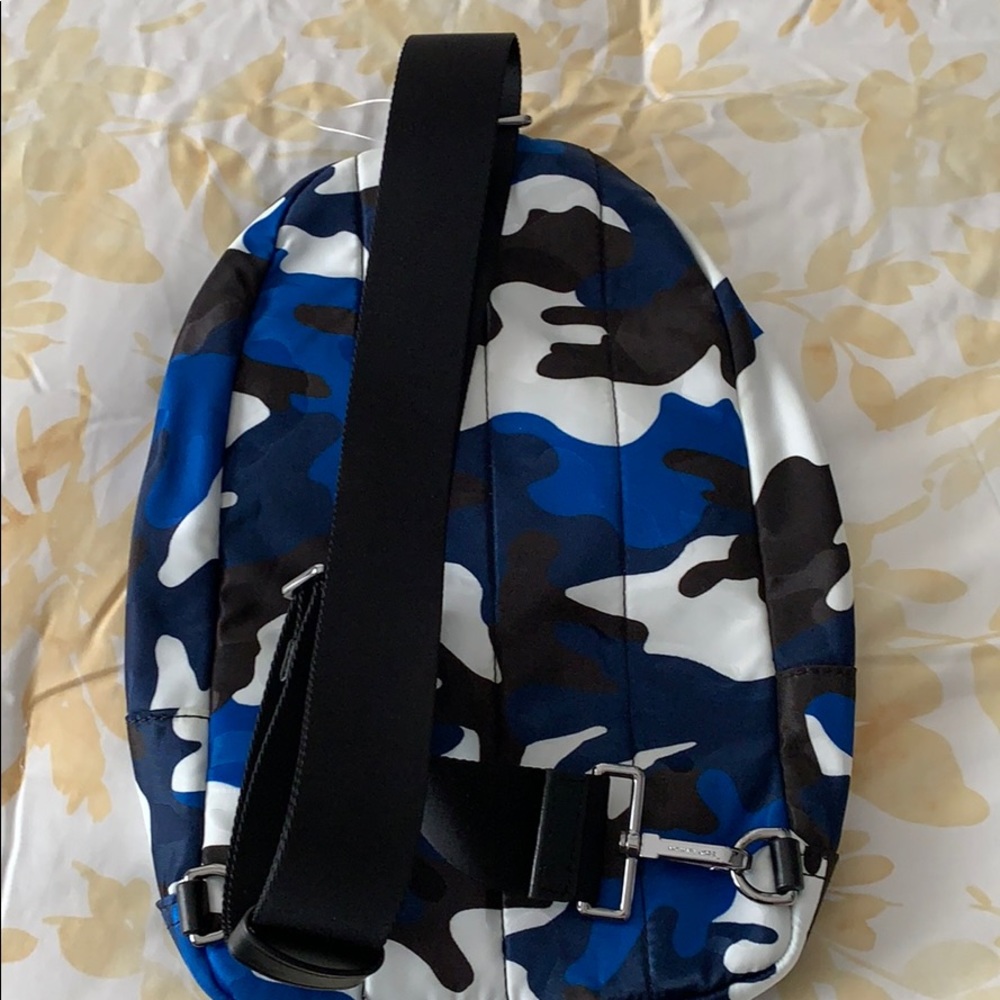 Michael Kors - Picture 2 of 2